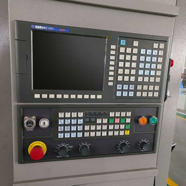 ВЕРТИКАЛЬНЫЙ-ОБРАБАТЫВАЮЩИЙ-ЦЕНТР-VMC1050L-7