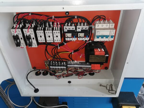 ТОКАРНЫЙ-СТАНОК-ДЛЯ-ДВИГАТЕЛЯ-C6251-8