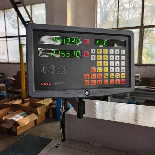 ТОКАРНЫЙ-СТАНОК-ДЛЯ-ДВИГАТЕЛЯ-CD6240B-5