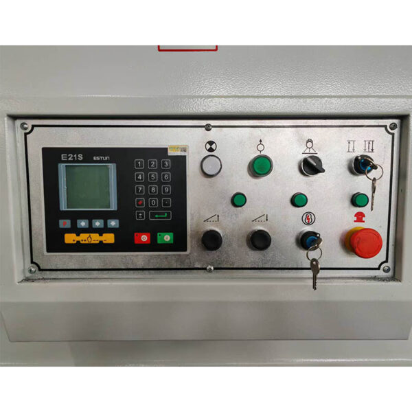 СТРИГУЩАЯ-МАШИНА-QC11Y-10X3200-3